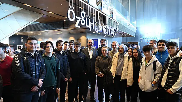 Başkan Altay, 11. Konya Kitap Günleri'ni ziyaret etti