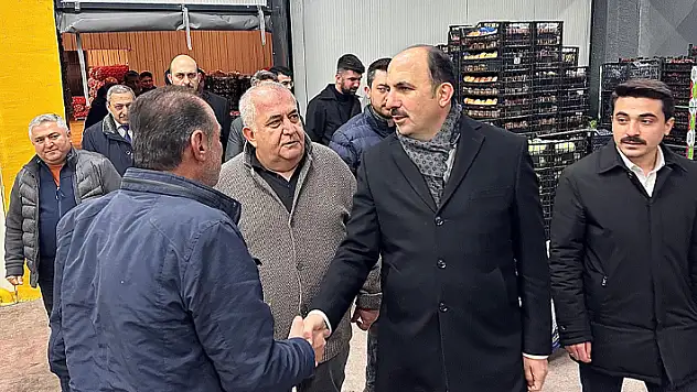Başkan Altay, Adnan Menderes Sebze ve Meyve Hali esnafıyla bir araya geldi 