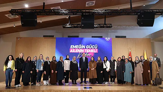 Başkan Altay, 'Aile Yılı' kapsamında ilçelerden gelen hanımlarla buluştu
