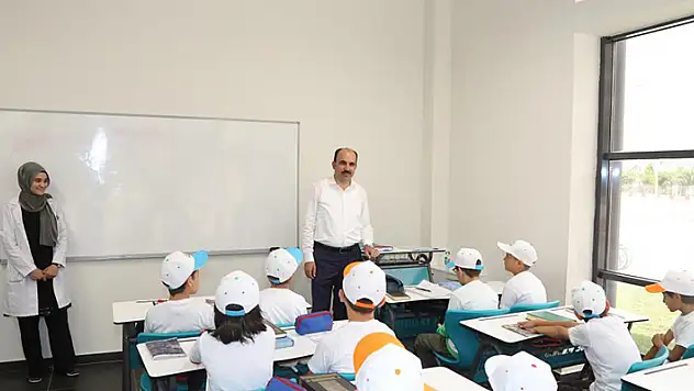 Başkan Altay: Amacımız vatanını, milletini seven bireyler yetiştirebilmek
