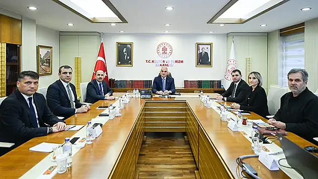 Başkan Altay bakanlarla Konya projelerini masaya yatırdı