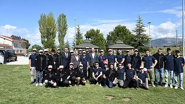 Başkan Altay Beyşehir Atabey Gençlik ve Eğitim Kampı'nda LİMA öğrencileriyle buluştu