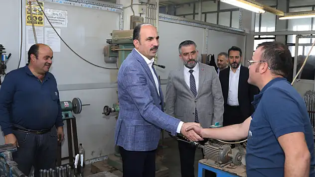 Başkan Altay, Beyşehir'in Huğlu Mahallesi'nde ziyaretlerde bulundu