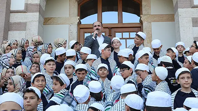 Başkan Altay, Bilgehane hafızlık öğrencileriyle buluştu