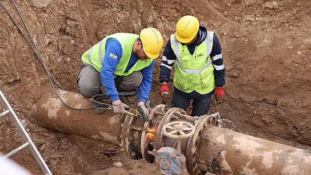 Başkan Altay: Bir yılda 402,5 kilometre su şebekesi yaptık
