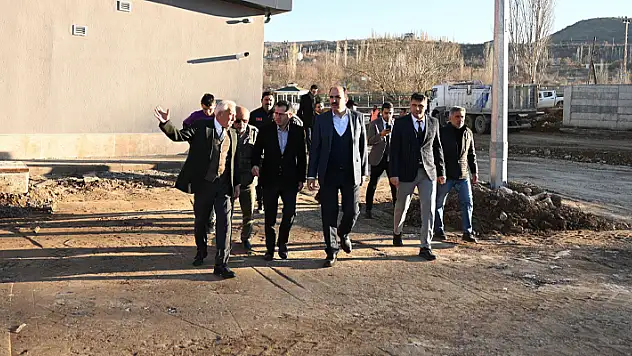 Başkan Altay Bozkır'a kazandırılan otogar binası ve itfaiye merkezini inceledi