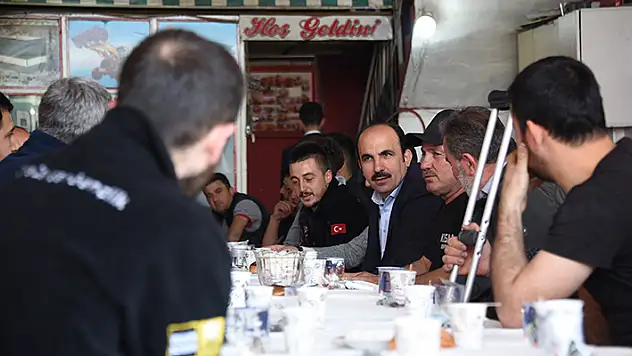 Başkan Altay çalışan gençlerle Anadolu Sanayi'nde buluştu

