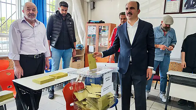 Başkan Altay cumhurbaşkanlığı seçimi için oyunu kullandı
