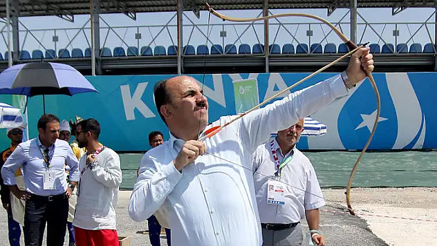 Başkan Altay da ok attı

