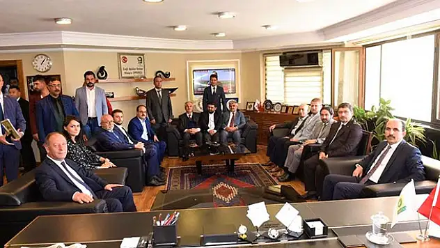 Başkan Altay'dan Başkan Oprukçu'ya nezaket ziyareti