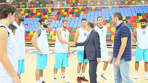 Başkan Altay'dan basketbol takımına ziyaret