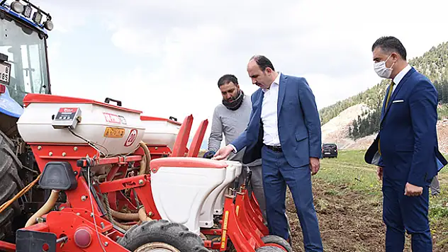 Başkan Altay'dan Konyalı üreticiye mesaj: 'İnsanımız üretecek biz destek olacağız'