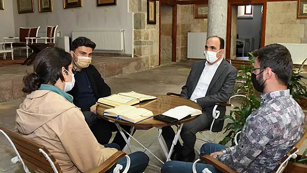Başkan Altay Daru'l Huffaz kursiyerleriyle buluştu