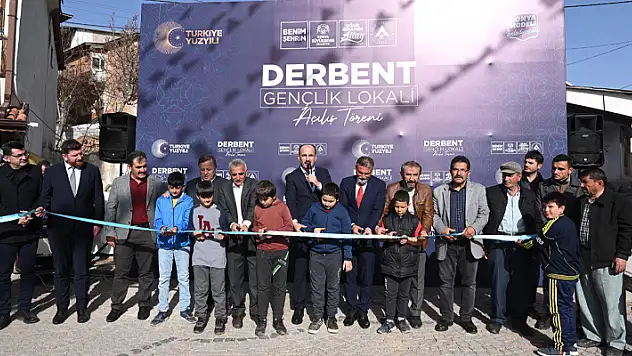 Başkan Altay, Derbent'e kazandırılan Gençlik Lokalini açtı 
