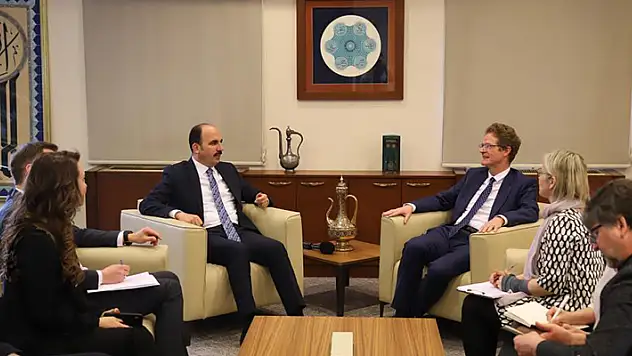Başkan Altay diplomatik misafirleri ağırladı
