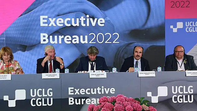 Başkan Altay Dünya Belediyeler Birliği Başkanlığını devraldı
