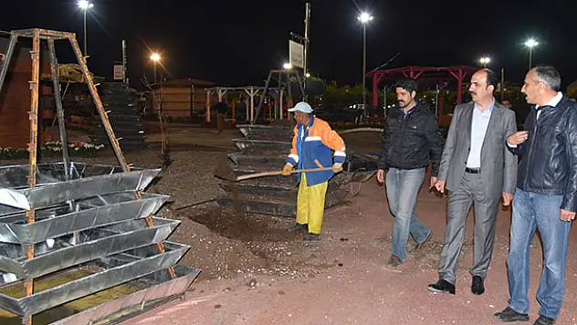 Başkan Altay, gece mesaisinde