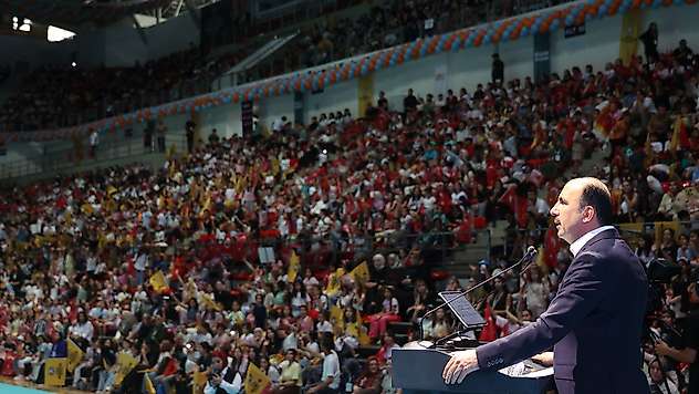 Başkan Altay, Genç KOMEK kapanışında binlerce öğrenciyle buluştu
