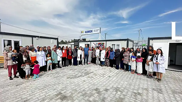 Başkan Altay Hatay'da açılan KOMEK'te depremzede kursiyerlerle buluştu
