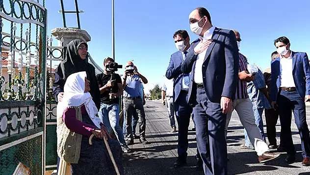 Başkan Altay Hüyük'ü ziyaret etti