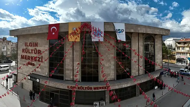Başkan Altay, Ilgın Kültür Merkezi'nin açılışını yaptı