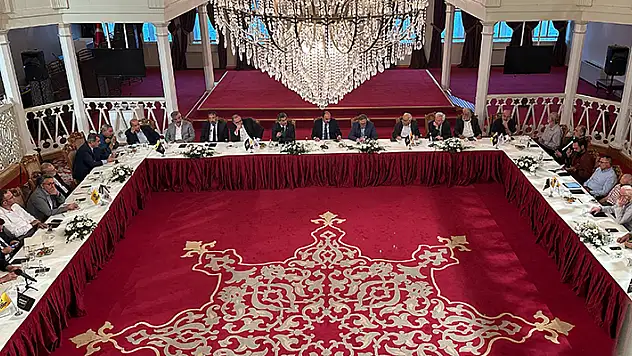Başkan Altay, İstanbul'da kültür ve sanat insanlarıyla bir araya geldi