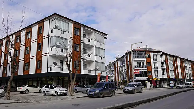 Başkan Altay: Karapınar'da 180 dükkan, 80 konutta cephe düzenlemesi yapıyoruz

