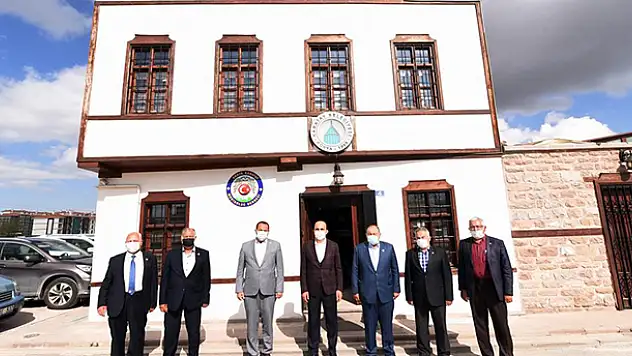 Başkan Altay Karatay ve Meram Muhtarlar Derneği'ni ziyaret etti