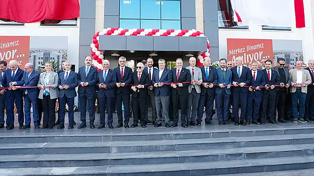 Başkan Altay, KKTC Güzelyurt Belediyesi Yeni Hizmet Binası açılışına katıldı
