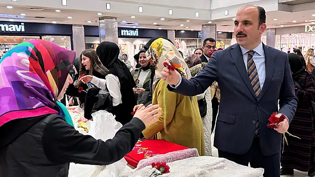 Başkan Altay, Konyalı kadınların 8 Mart Dünya Kadınlar Günü'nü kutladı