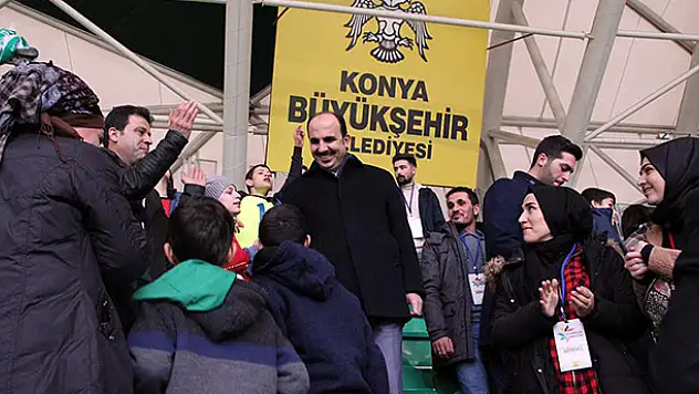 Başkan Altay Konyaspor maçında özel öğrencilerle buluştu