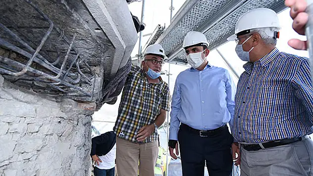 Başkan Altay Kubbe-i Hadra'daki restorasyon çalışmalarını inceledi