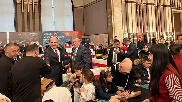 Başkan Altay, 'Külliye'de Ramazan' etkinliklerinde çocuklarla buluştu