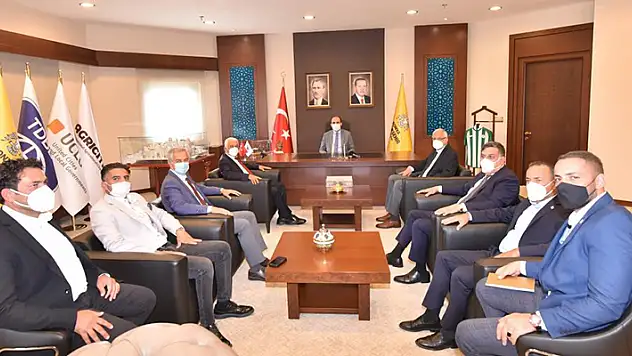Başkan Altay Kuzey Kıbrıslı belediye başkanlarıyla bir araya geldi
