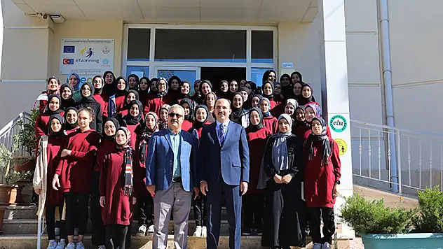 Başkan Altay lise öğrencileriyle buluştu
