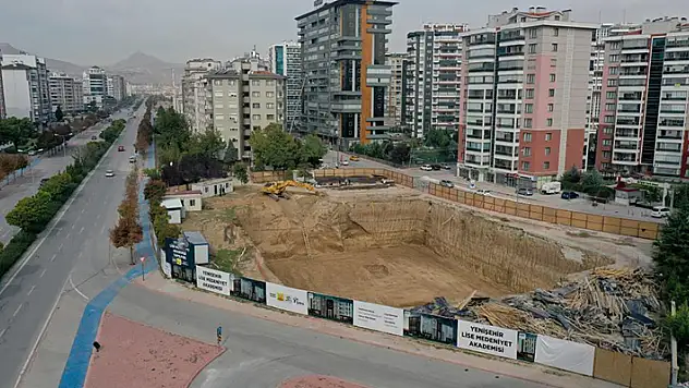 Başkan Altay: Liseli gençlerimiz için örnek bir bina inşa ediyoruz
