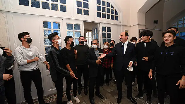 Başkan Altay mezun olduğu Konya Lisesini ziyaret etti

