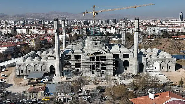 Başkan Altay Millet Bahçesi Ulu Cami inşaatını inceledi
