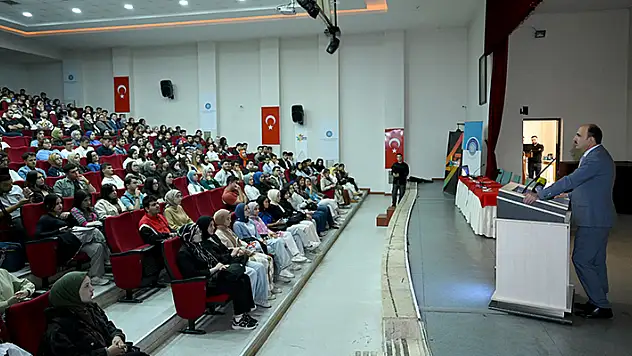 Başkan Altay, Necmettin Erbakan Üniversitesi öğrencileriyle buluştu