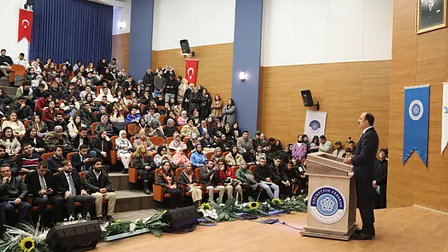 Başkan Altay NEÜ'de öğrencilerle buluştu