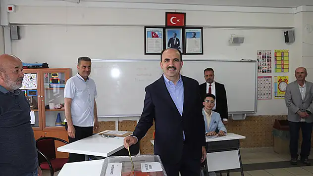 Başkan Altay oyunu kullandı