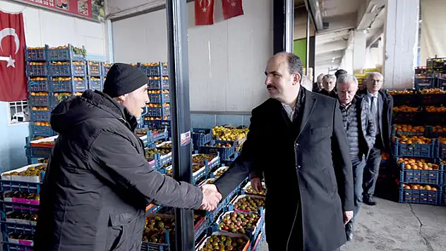 Başkan Altay sebze hali esnafıyla buluştu
