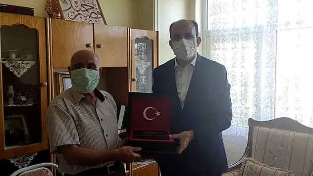 Başkan Altay şehit ve gazi ailelerini ziyaret etti
