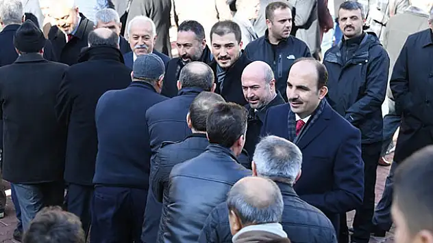 Başkan Altay Şehitler Camii'nde vatandaşlarla buluştu