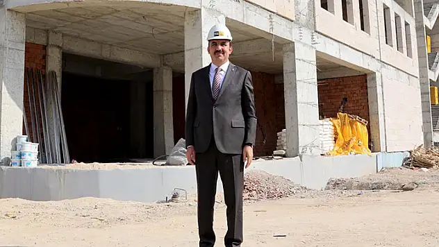Başkan Altay: Şehrimize güzel bir bina daha kazandırıyoruz

