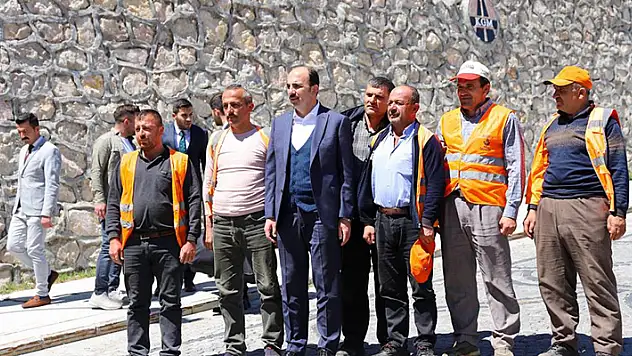 Başkan Altay: Şehrimize her gün yeni hizmetler kazandırıyoruz
