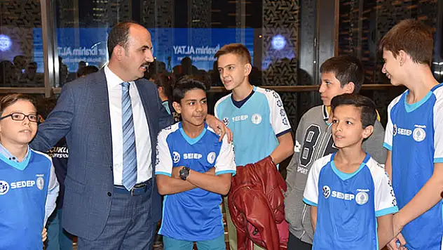 Başkan Altay spor yatırımlarını anlattı 'İlk Günkü Aşkla'