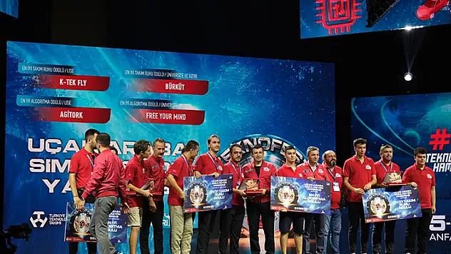 Başkan Altay, TEKNOFEST'te 7 ödül kazanan kapsül takımlarını tebrik etti