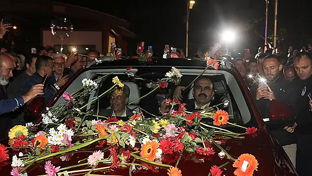Başkan Altay TOGG'u Akşehirlilerle Buluşturdu
