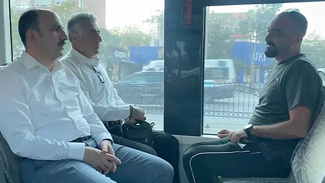 Başkan Altay, tramvayda vatandaşlarla seyahat etti